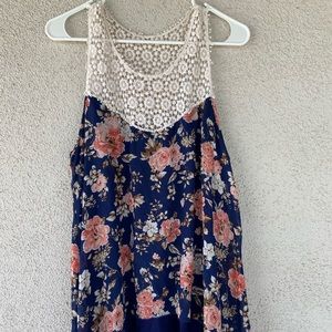 Naïf Floral Lace Sleeveless Blouse